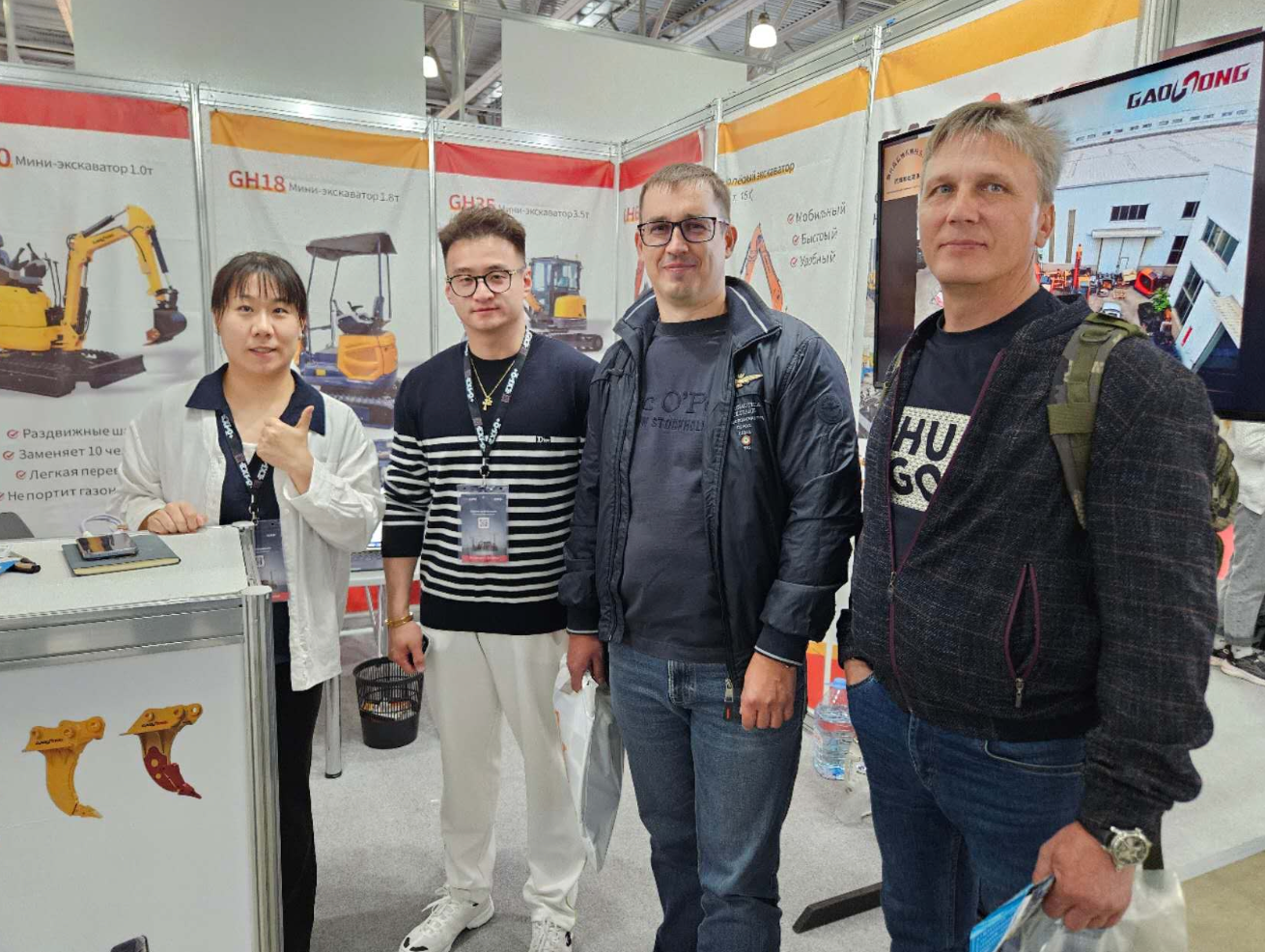 Gaohong’s self-developed mini excavators shined at CTT Moscow, winning Russian favor. Gaohong’s self-developed mini excavators shined at CTT Moscow, winning Russian favor.